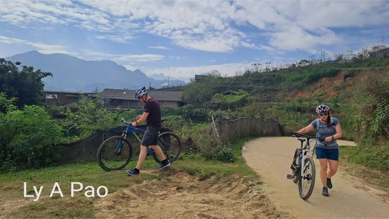 , cycling to Lao Chai is a great choice
